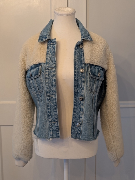 Abercrombie & Fitch Jackets & Blazers - Abercrombie & Fitch Denim & Cream Sherpa Jacket - Women
